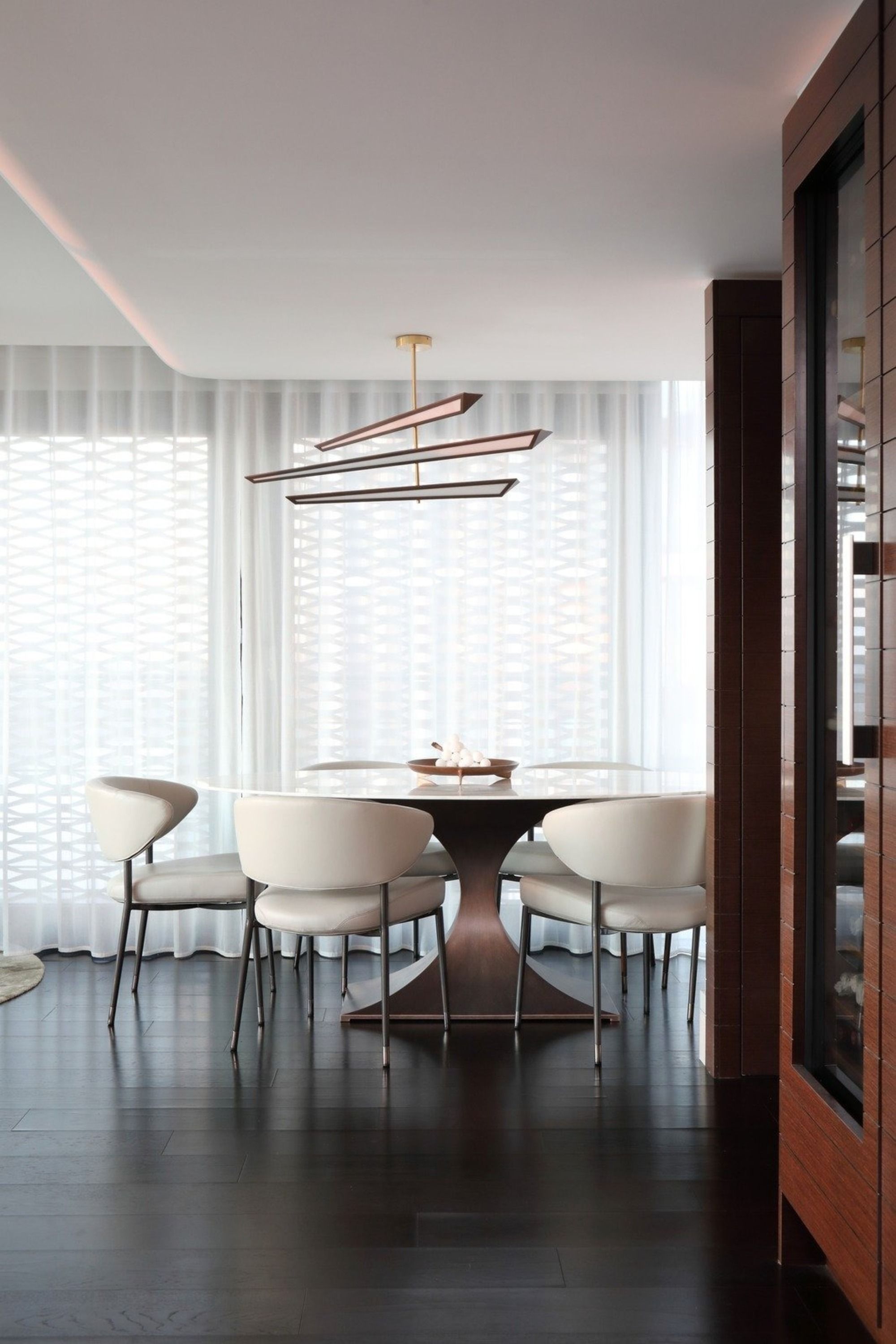 Should I Buy a Rectangular or Round Dining Table? Interior Designers Reveal Which Shape Works Best Where, and When