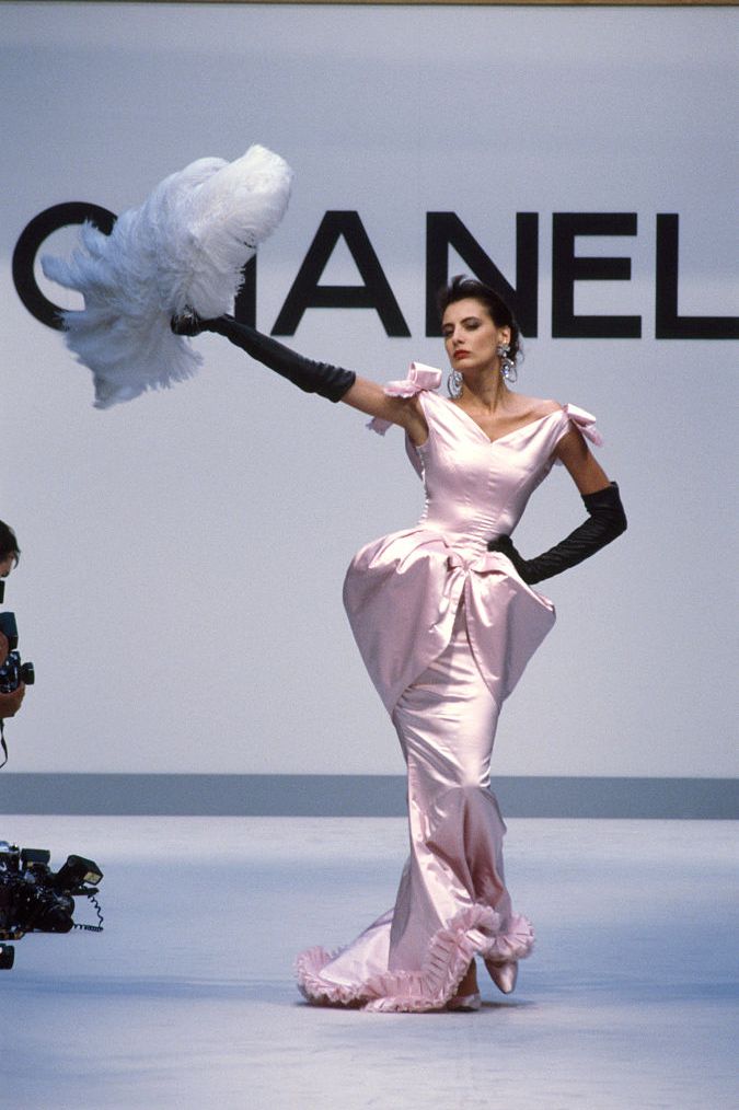 Iconic Karl Lagerfeld Fashion Designs & Chanel Looks