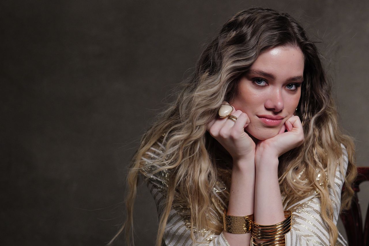 A sample photo of a model taken on the Leica SL3 camera