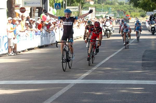 Dan Martin (Garmin-Cervelo) takes his first win of the season at the Giro della Toscana.