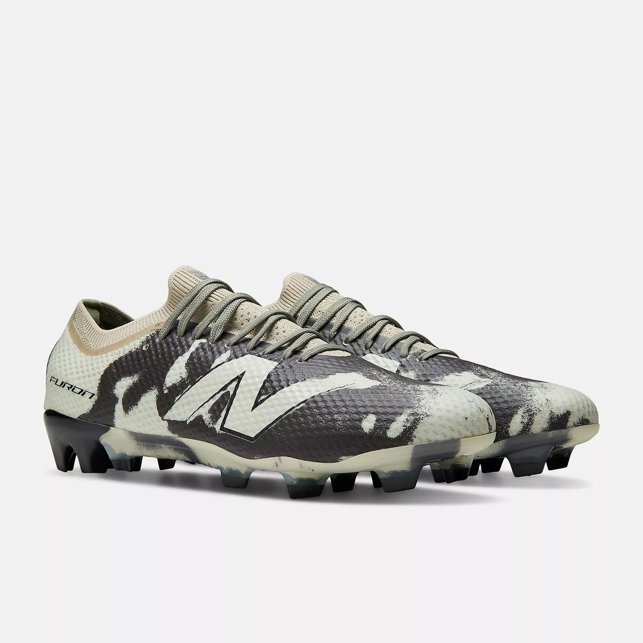 I wore the Bukayo Saka New Balance x Stone Island boots debuted by England star at the World Cup. Here’s what I thought of unique design, functionality and Arsenal input