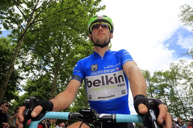 Maarten Tjalingii (Belkin) in the mountains jersey