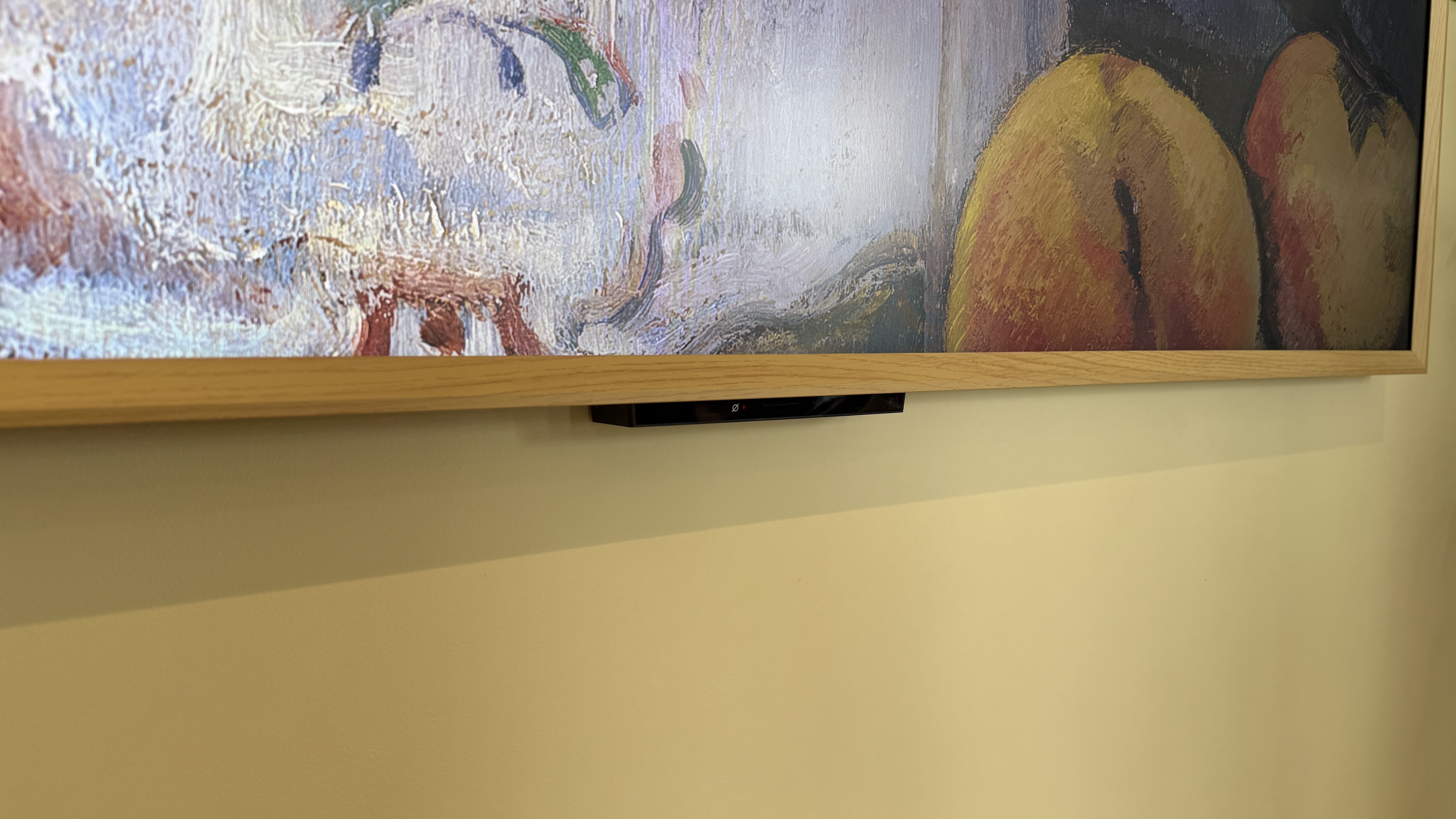 A picture of the Omnisense sensor on the Amazon Ember Artline 