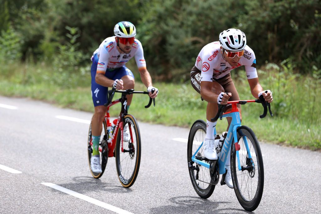 As it happened: Philipsen beats Cavendish to take Tour de France stage ...