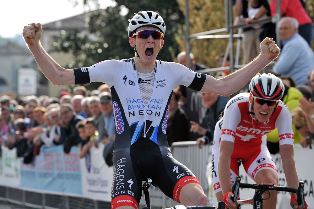 Tao Geoghegan Hart (Axeon Hagens Berman) win the Trofeo Piva in Italy.