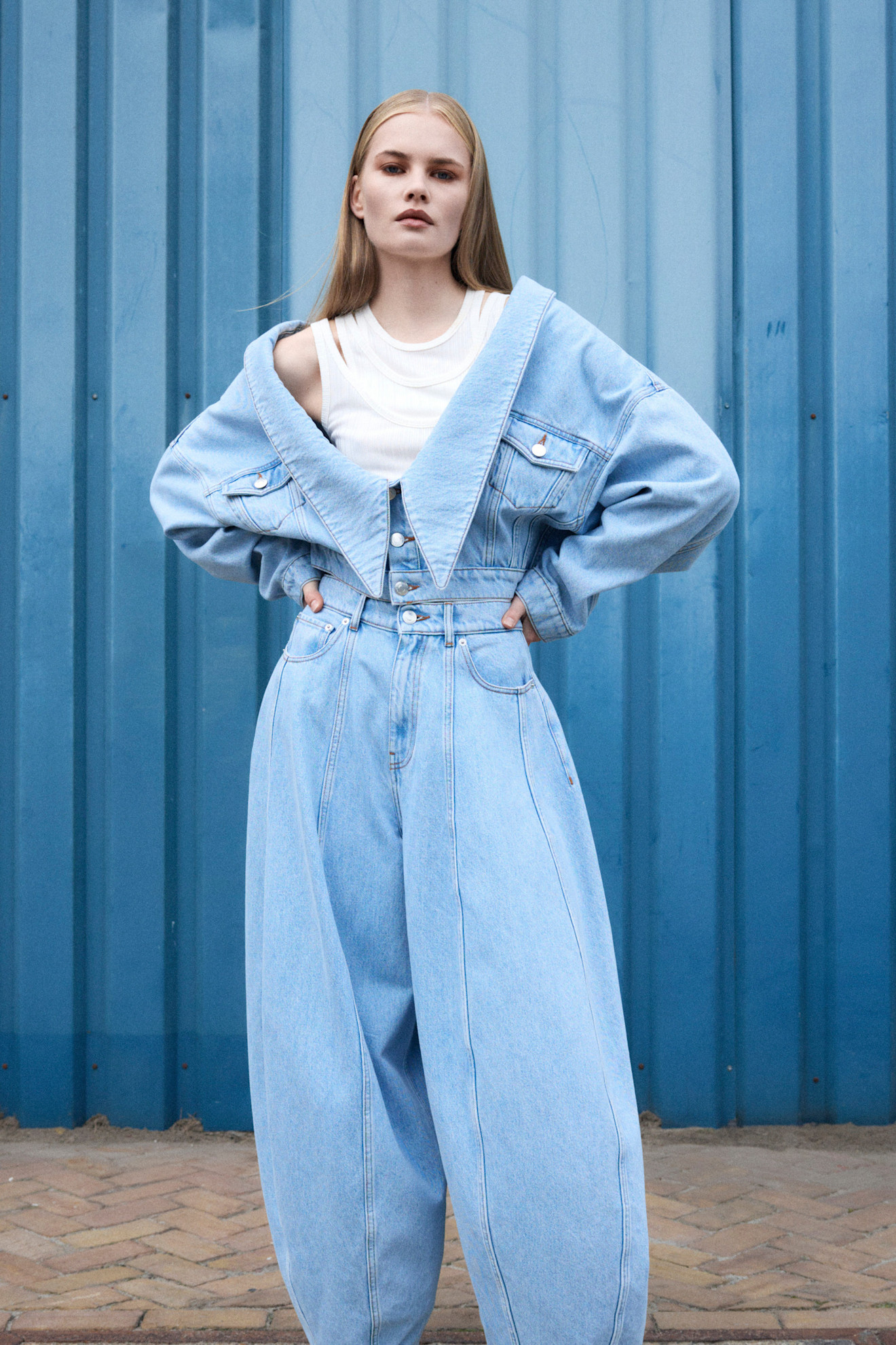 A model wore the barrel jeans trend on the Viktor &amp;amp; Rolf Spring 2026 runway