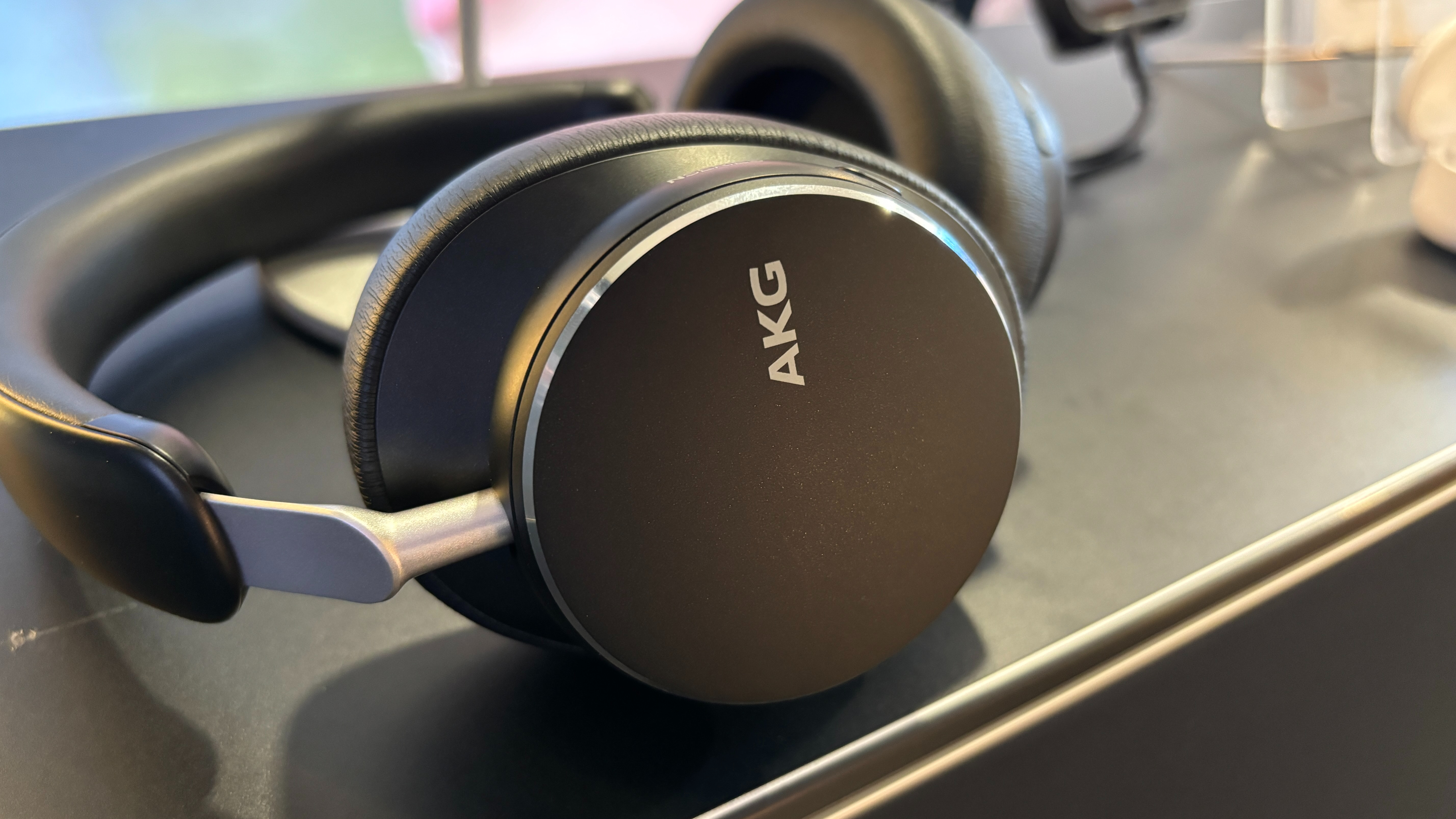 Hands on: AKG N9 Hybrid wireless headphones