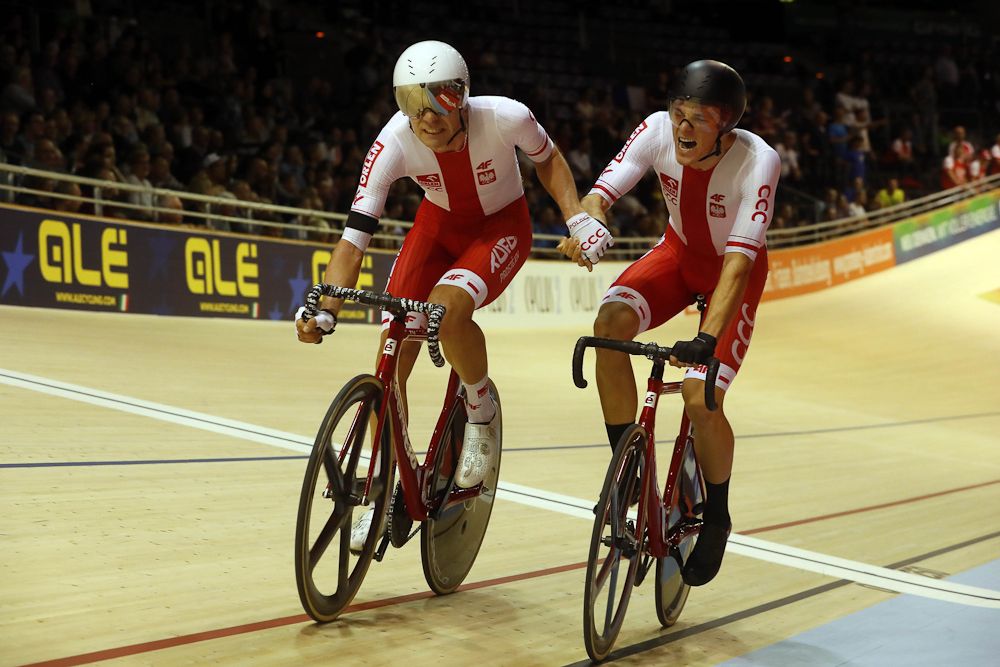 Wojciech Pszczolarski and Daniel Staniszewski compete for Poland in the Madison