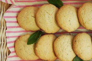 Pimm's mint cookies