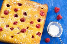 White chocolate and raspberry blondies recipe