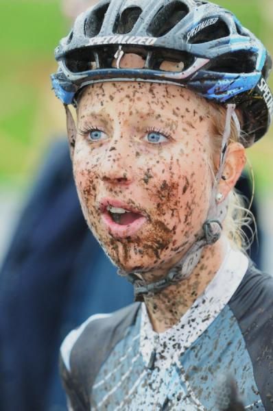 Lene Byberg (Specialized) describing the chaotic start.