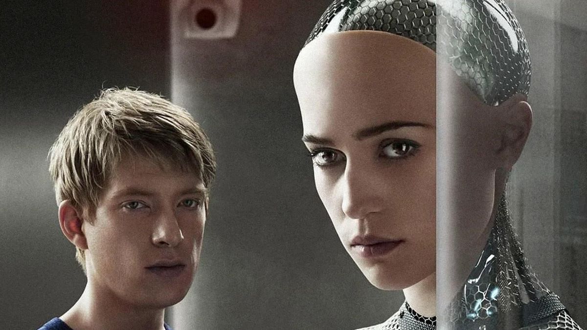 Alicia Vikander and Domhnall Gleeson in Ex Machina