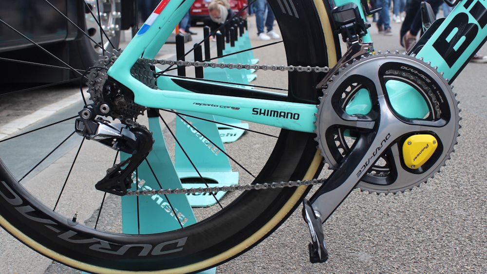 Whilst the crankset is Shimano Dura-Ace 9000 series, the shifting is provided by the new Dura-Ace 9150 derailleurs