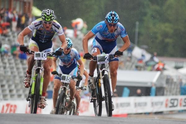 Racers sprint in the Bike Vysocina Festival's opening stage