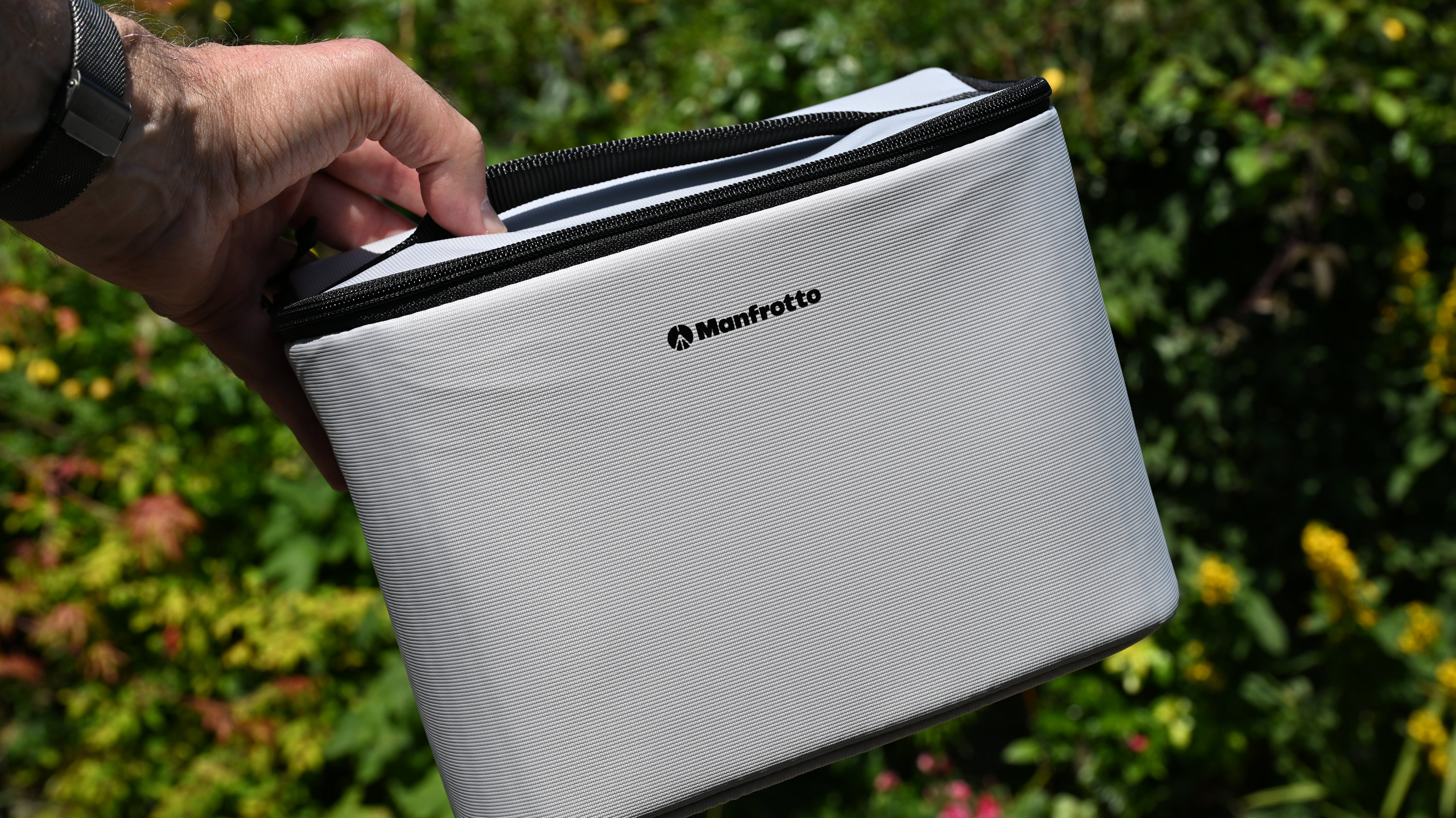 Manfrotto Uncover Messenger / Sling product image