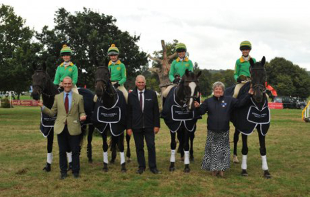 Oakley-Hunt-West-2016-winning-Pony-Club-100cm-team.jpg