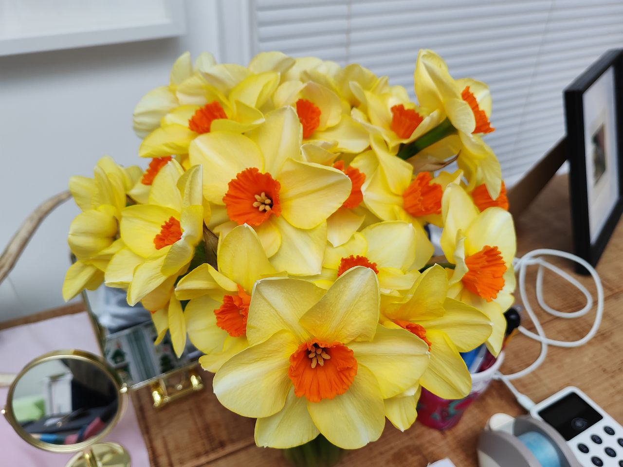 Honor Magic Vs camera sample flowers