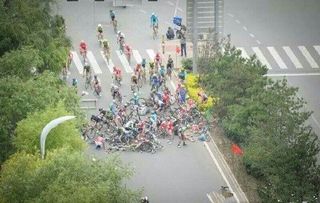 A television image of the crash at the 2016 Tour of Qinghai Lake