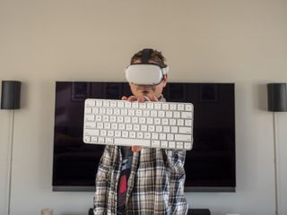 Oculus Quest 2 Apple Magic Keyboard