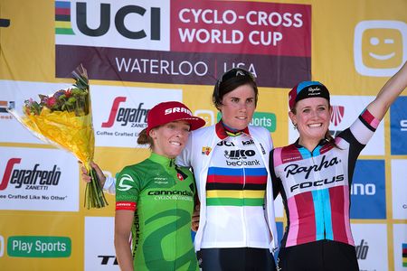 Katie Keough (Cannondale), Sanne Cant (Beobank-Corendon) and Ellen Noble (Aspire) on the podium