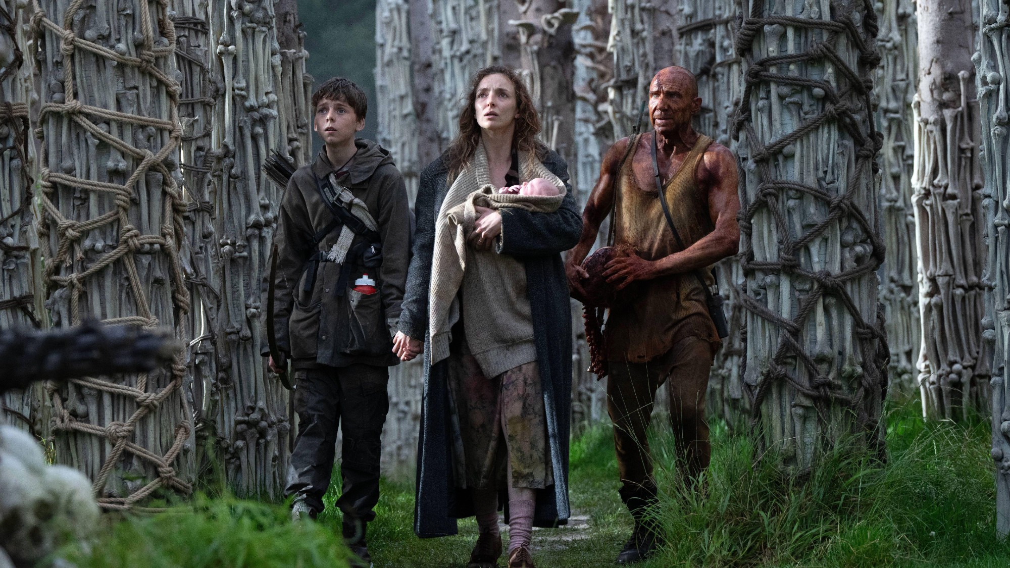 Alfie Williams, Jodie Comer and Ralph Fiennes in Danny Boyle's '28 Years Later' (2025)