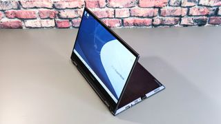 The Asus ExpertBook B5 Flip