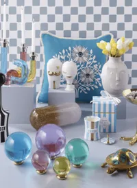 Assorted décorative objet, Jonathan Adler