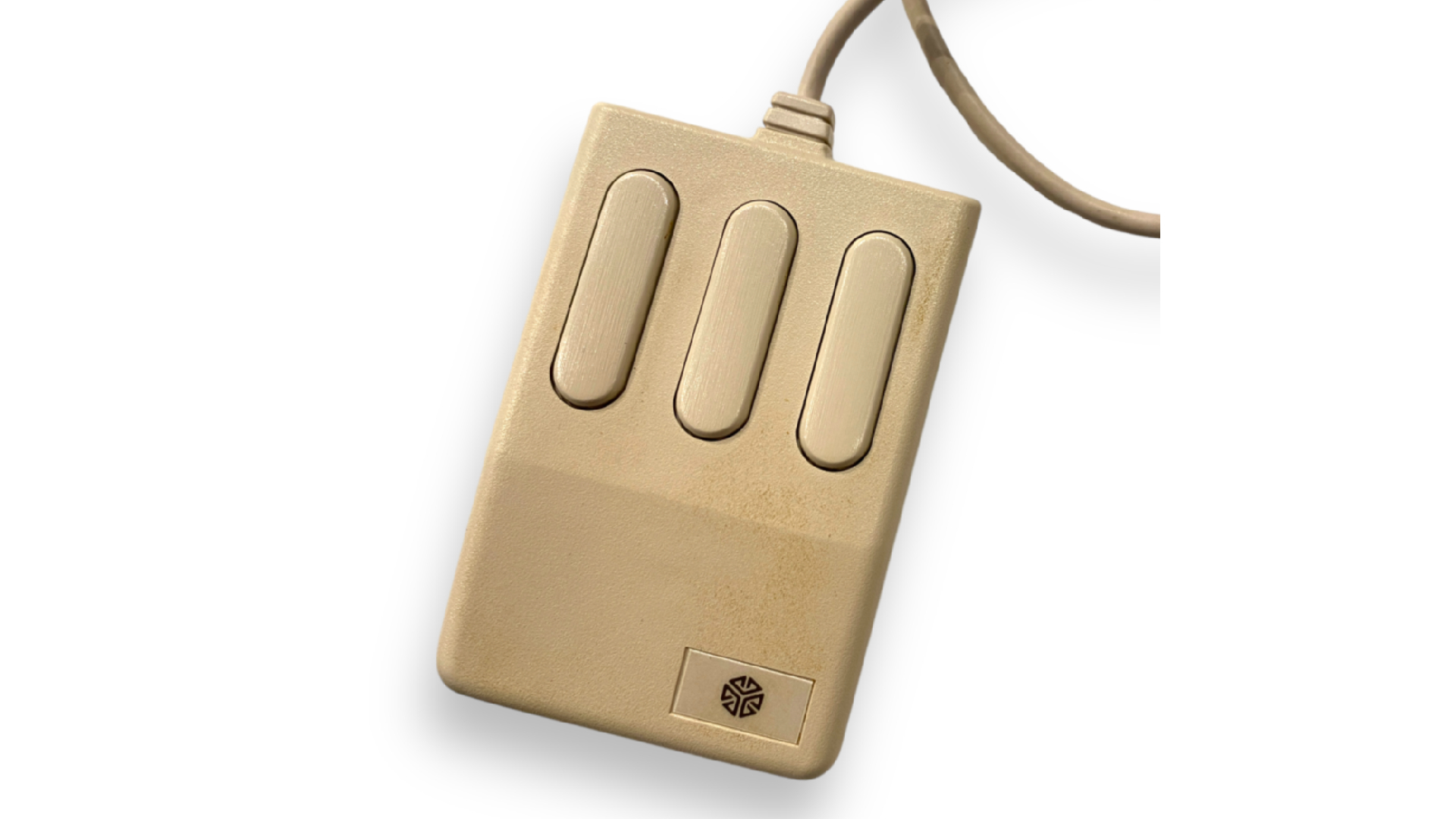 A three-button mouse from the Computer History Museum's collection, made by Silicon Graphics Computer Systems