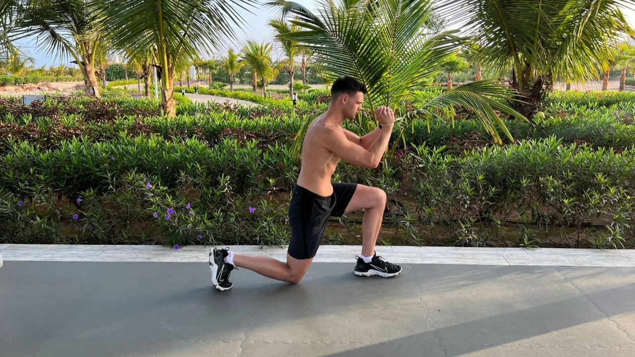 Sam Shaw holding a lunge