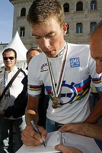 Dominique Cornu (Belgium) signing autographs