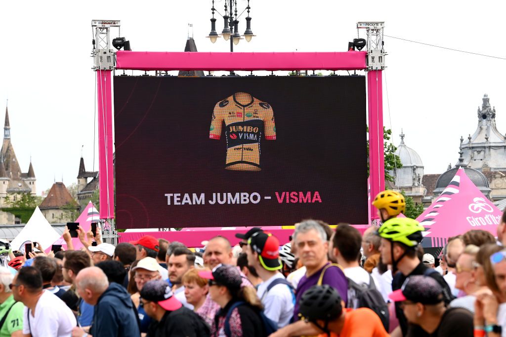 VISEGRAD HUNGARY MAY 06 Fans during the team presentation prior to the 105th Giro dItalia 2022 Stage 1 a 195km stage from Budapest to Visegrd 337m Giro WorldTour on May 06 2022 in Visegrad Hungary Photo by Tim de WaeleGetty Images