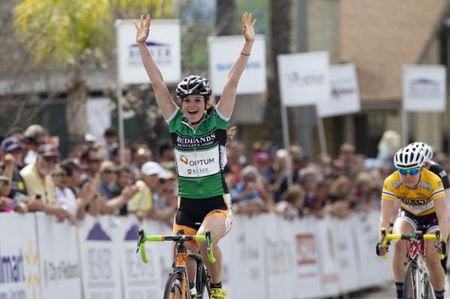 Joelle Numainville makes up for yesterday's near miss with a resounding win on stage 3.