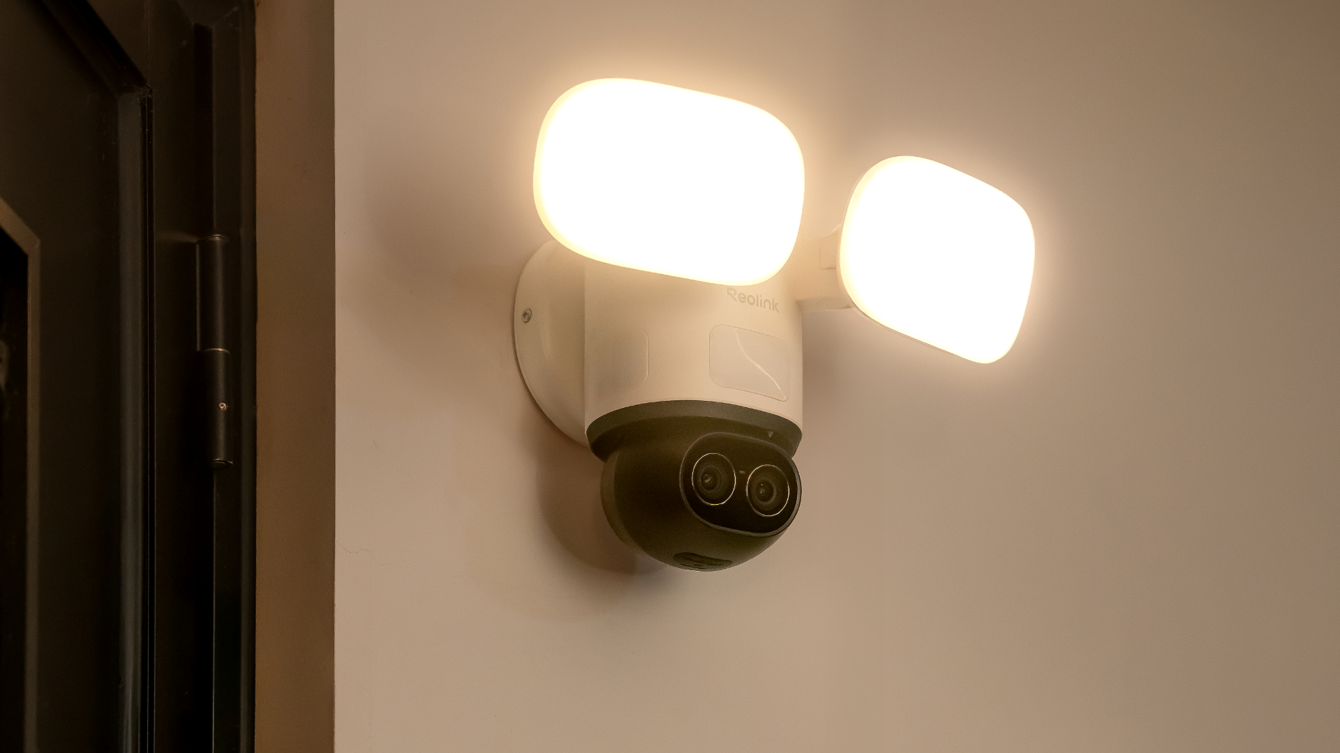 Reolink TrackFlex Floodlight WiFi