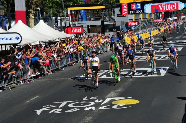 World Champion Mark Cavendish (Team Sky) beat Sagan and Goss in Paris