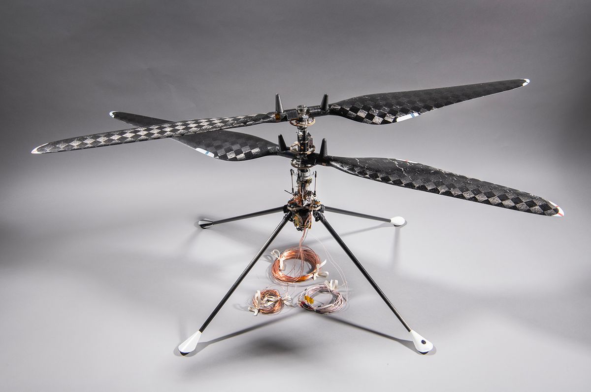 NASA donates a model of the Ingenuity Mars helicopter to the Smithsonian Institution