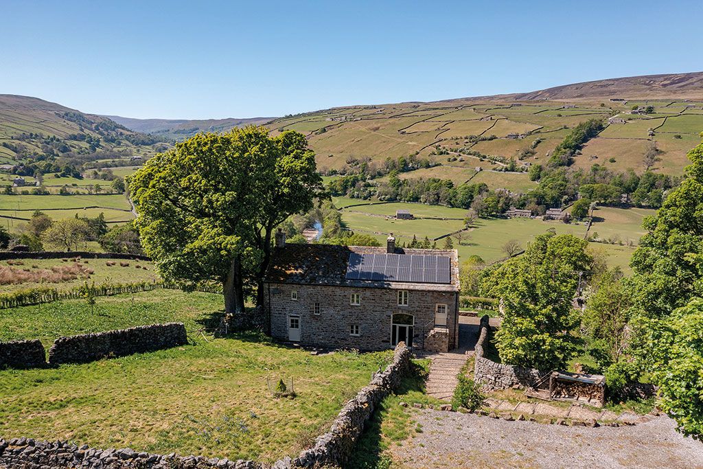Properties for sale in or near national parks: Hollins Farm, Low Row, Richmond, North Yorkshire