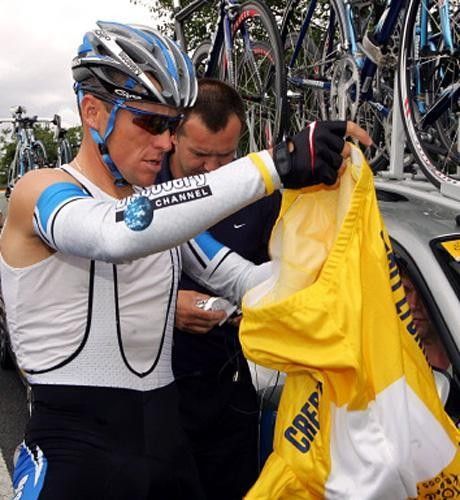 Armstrong hesitates in 2005