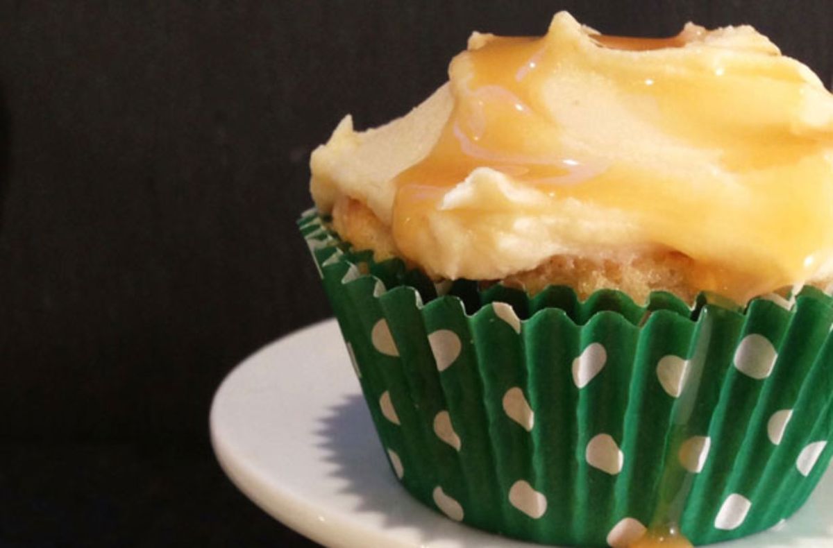 Toffee cupcakes Dessert Recipes GoodtoKnow