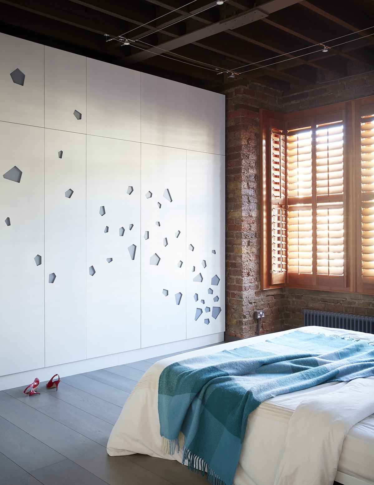 built in wardrobes with recessed handles in dandelion pattern