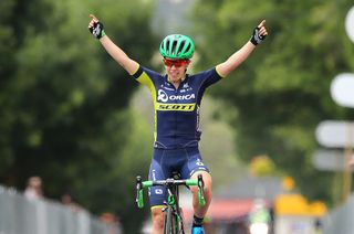 Amanda Spratt solos to victory on Santos Women's Tour stage one