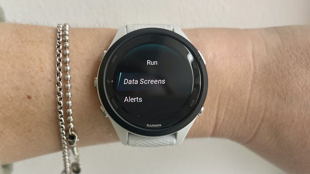 How to change data fields on Garmin Watch | Tom's Guide