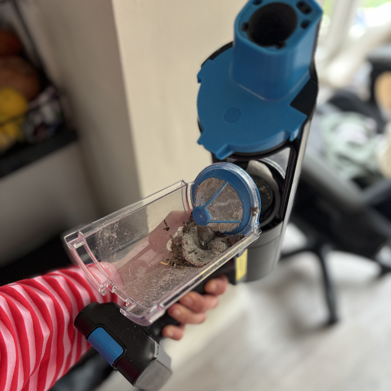 Shark PowerBoost Cordless Handheld Vacuum dustbin removal
