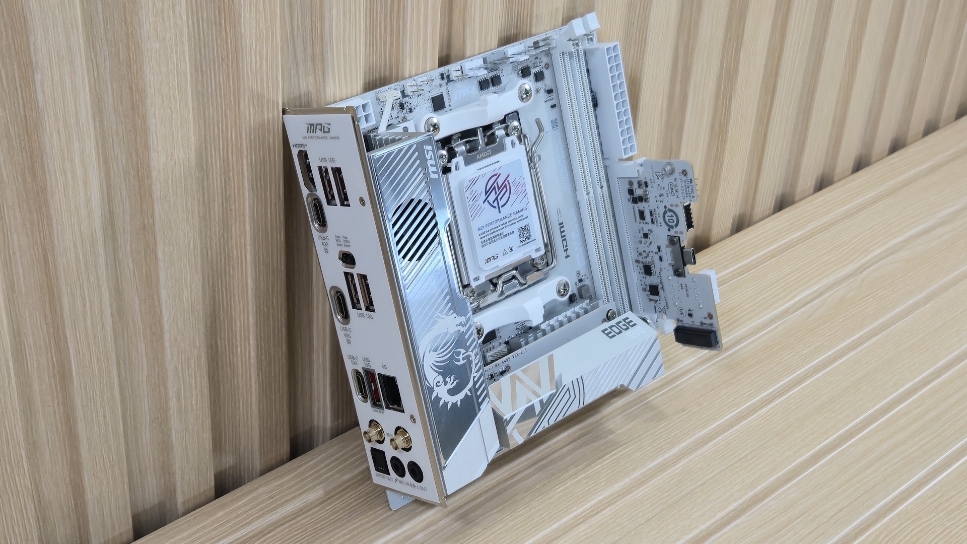 MSI X870I Edge Ti Evo Wifi - Motherboard