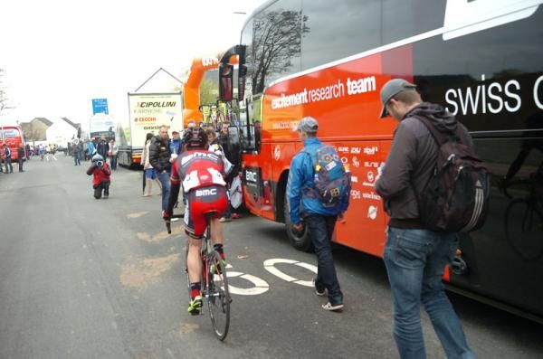 Cadel Evans (BMC) quits the race