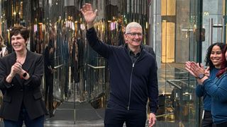 Apple Store Vision Pro Launch with Tim Cook