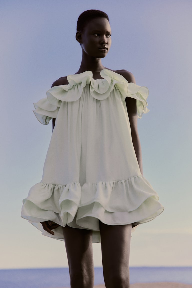 Wrinkled off-shoulder dress