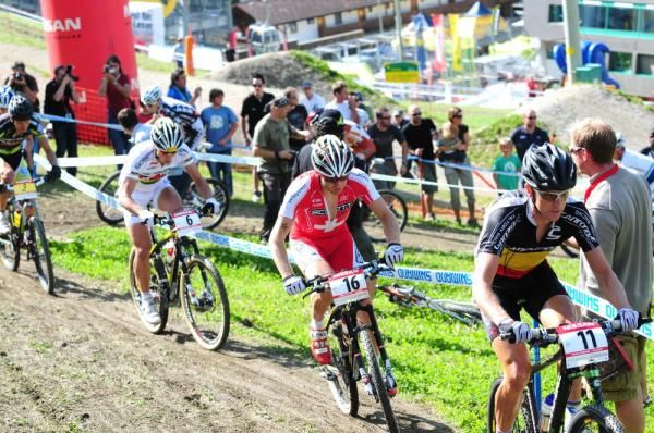 Men head up the mountain