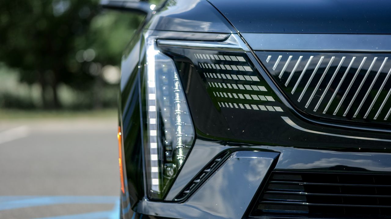 2025 Cadillac Escalade IQ Sport 2 test drive.