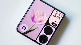 Xiaomi Mix Flip review outer screen floral lock screen