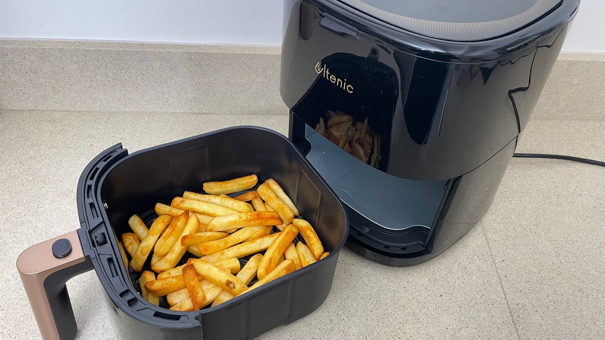 Why is my new air fryer cooking tray non stick starting to chip away and is  it safe for continued use? : r/airfryer